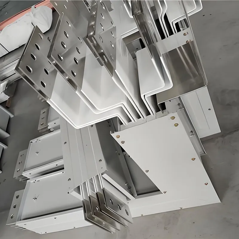 రాగి కండక్టర్ శాండ్‌విచ్ బస్‌వే